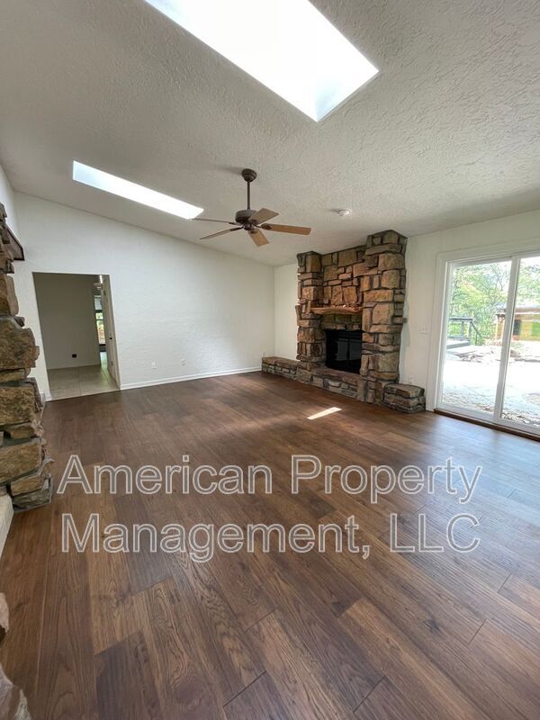 Building Photo - 3711 E 108th St