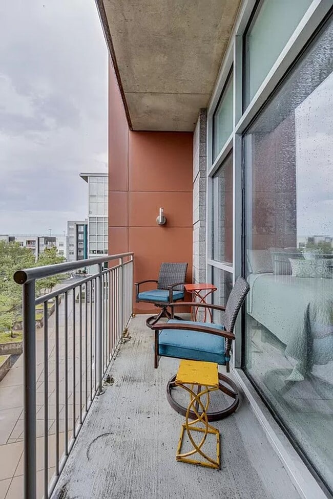 Building Photo - 2115 Yeaman Pl