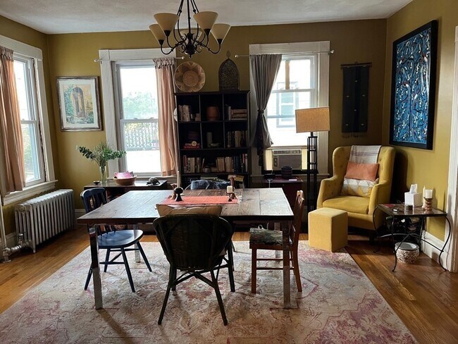 Building Photo - 54 College Ave