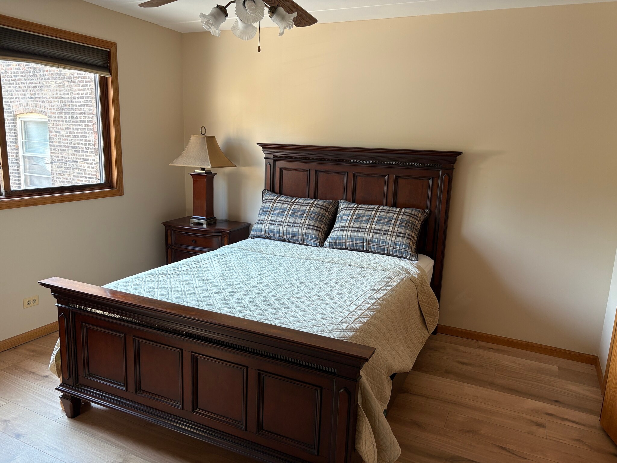 Large Bedrooms - 3121 S Harlem Ave