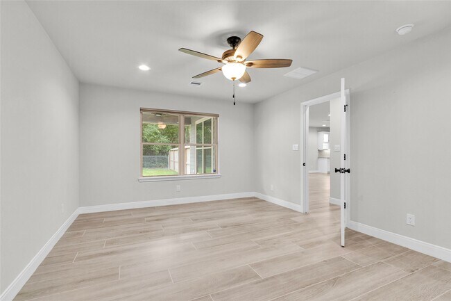 Building Photo - 11087 Sutton Pl