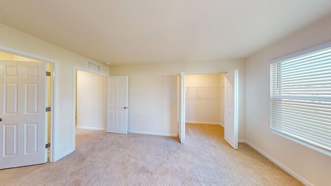 Building Photo - 3 BR/ 2.5 Bath TOWNHOME- Waterford Lakes!  ** COMING SOON **