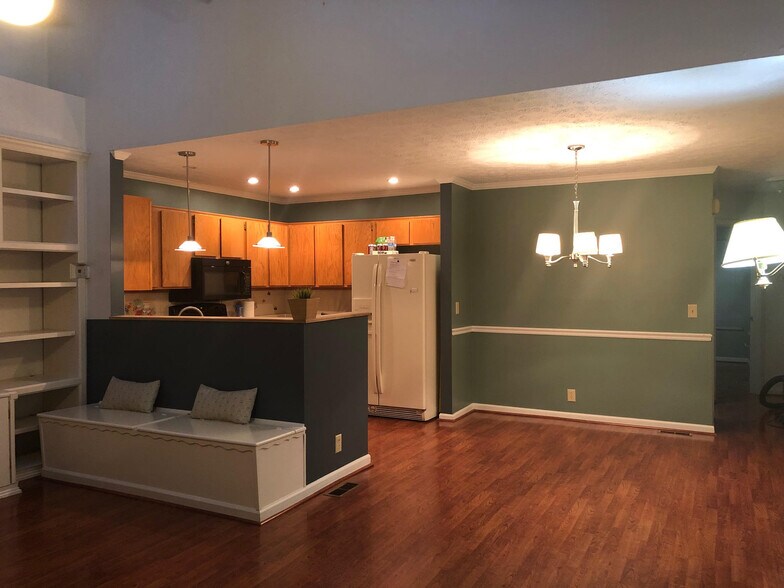 Building Photo - 5210 Village Way