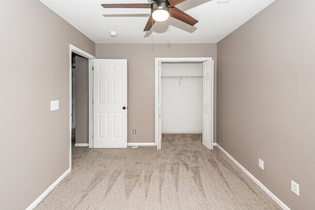 Building Photo - 5 Bedroom 2.5 Bath Home in St. James Estates - Goose Creek