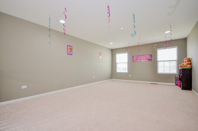 Building Photo - 2725 Blakely Ln