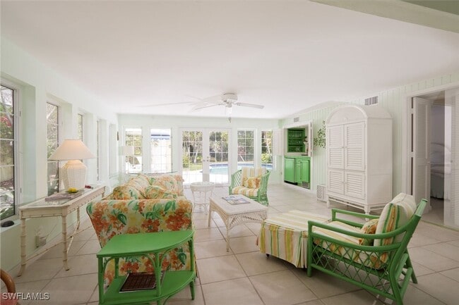 Building Photo - 361 1st Ave N