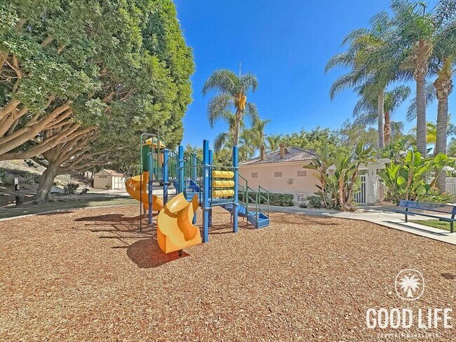 Building Photo - 417 Sanibelle Cir