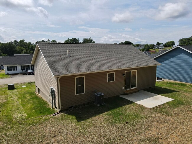 Building Photo - Newer Home for Rent in Brentwood Subdivision!