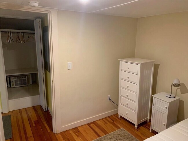 Building Photo - 107 Prospect Hill St