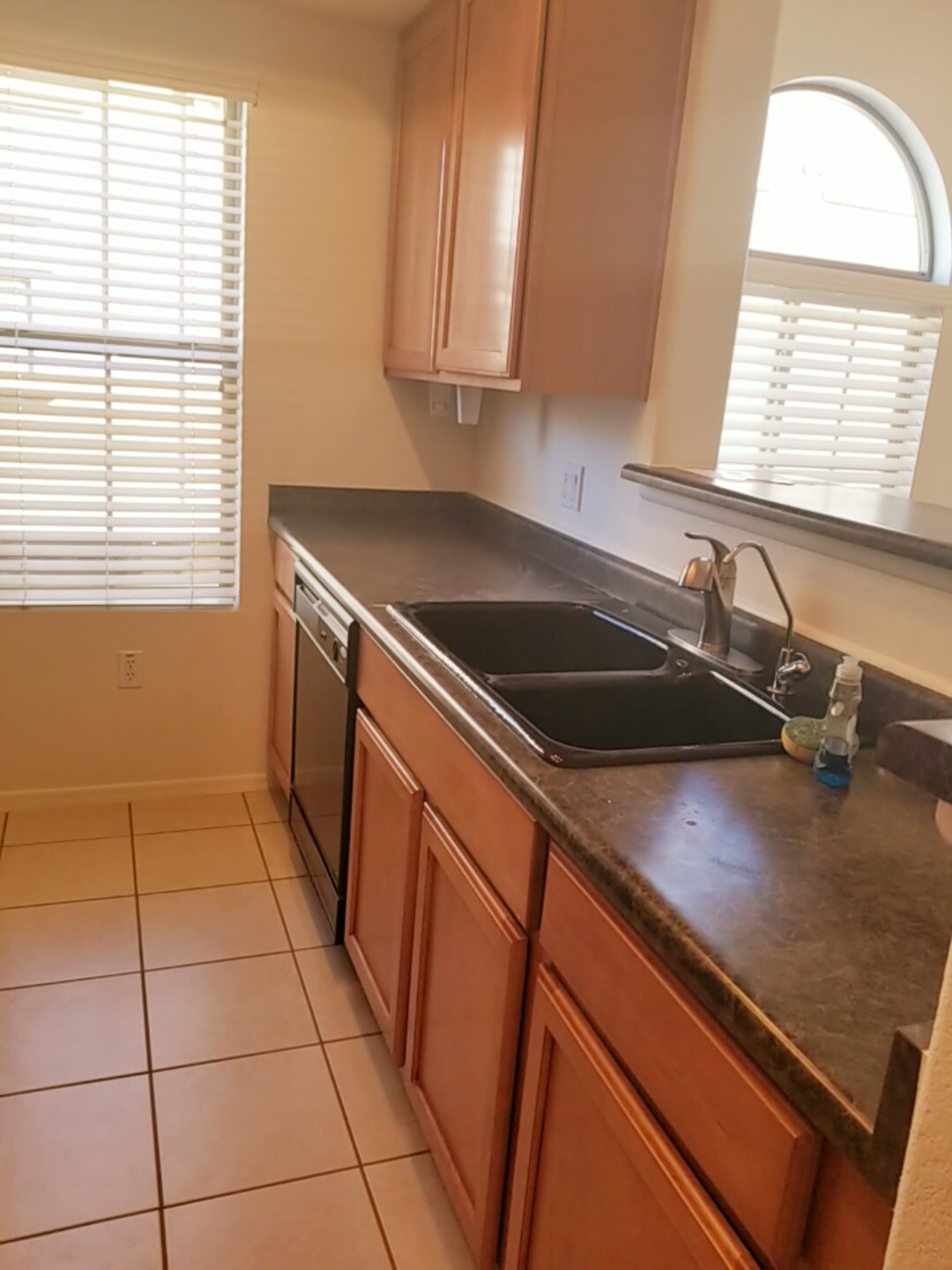 Building Photo - 2401 E Rio Salado Pky