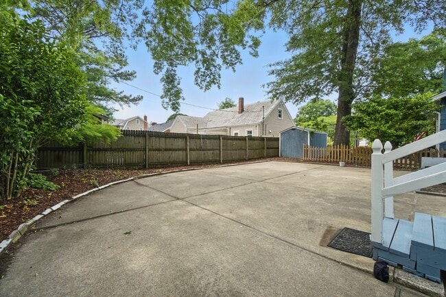 Building Photo - 5611 Hampton Blvd