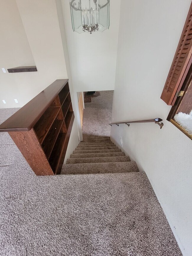 Building Photo - Centrally Located in Richland