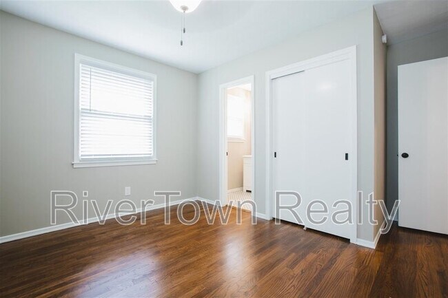 Building Photo - 4415 E Mallory Ave