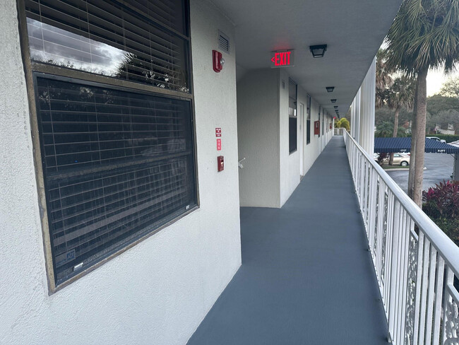 Building Photo - 1717 Whitehall Dr