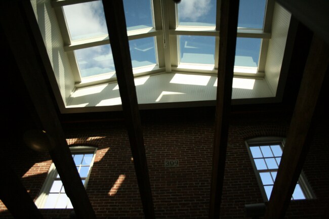 Building Photo - 425 N Prince St