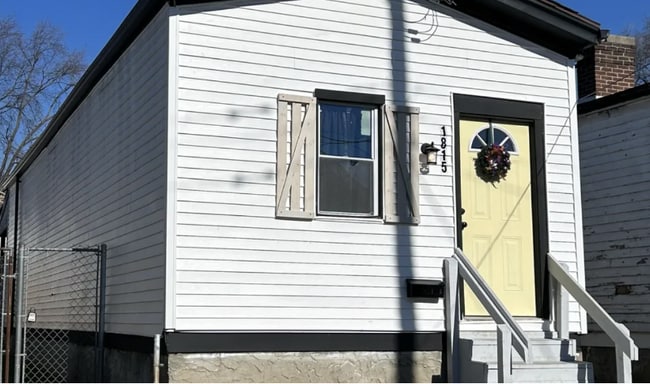 Building Photo - 1815 Columbia St