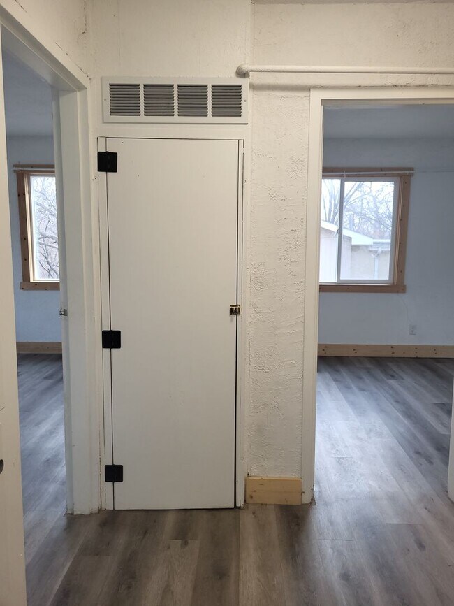 Building Photo - 244 Westwood Rd