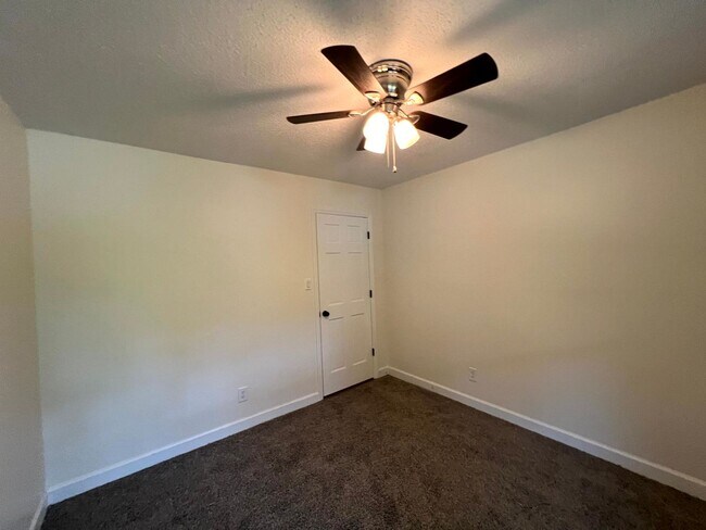 Building Photo - 1133 Paddington Pl