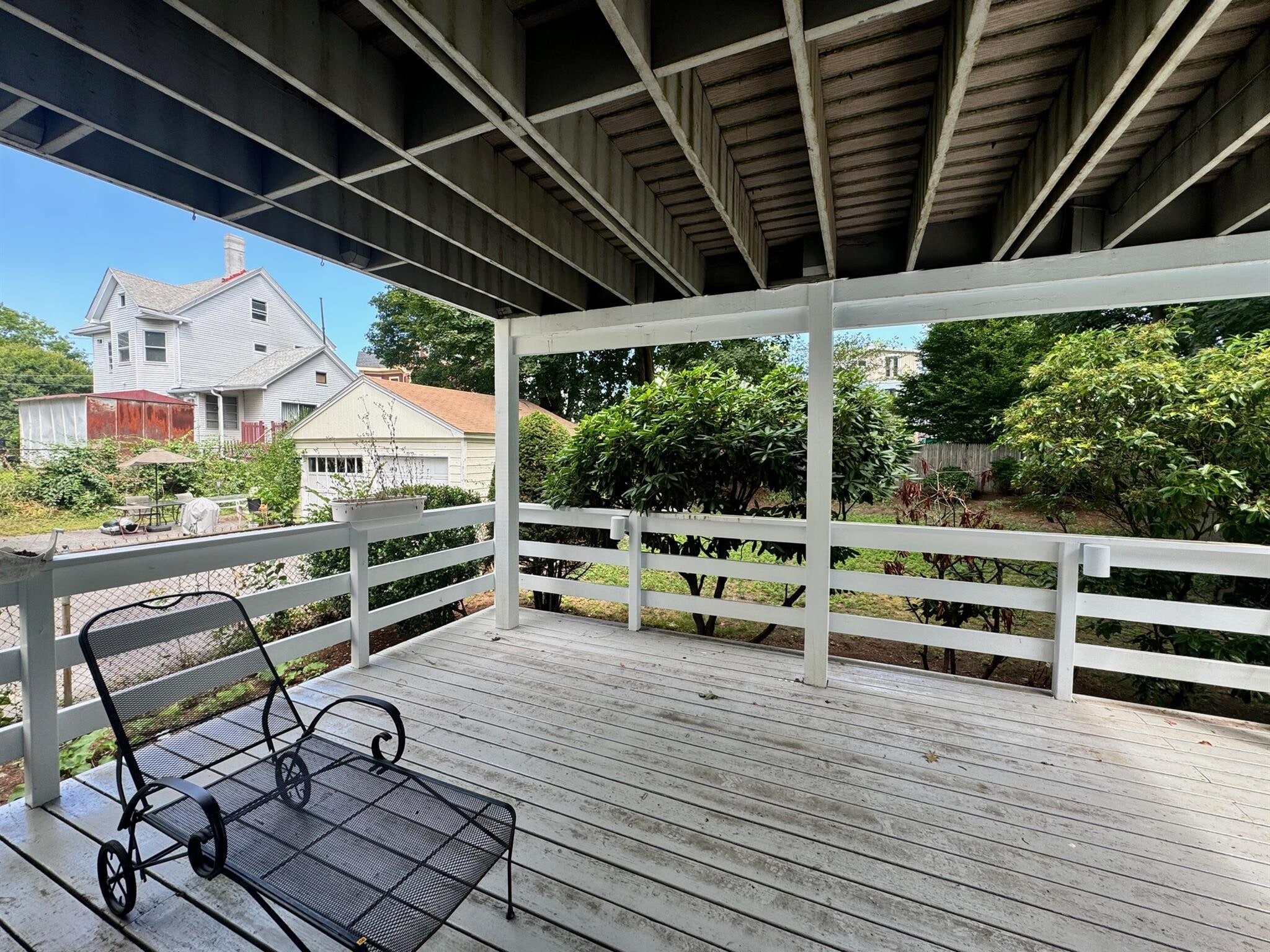 Building Photo - 136 Sharon St