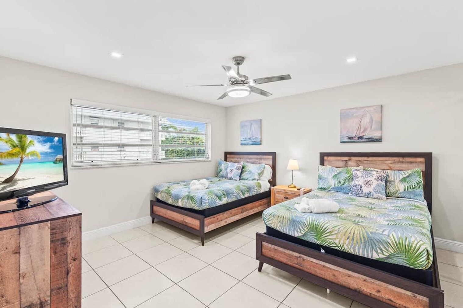 Building Photo - 2424 NE 9th St