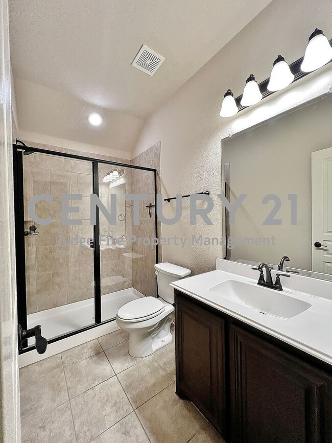 Building Photo - Executive 2-Story 5/4/2 with Sparkling In-Ground Pool in Mansfield!