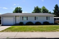 Building Photo - 3 bed 2 bath rancher with master en-suite & RV parking