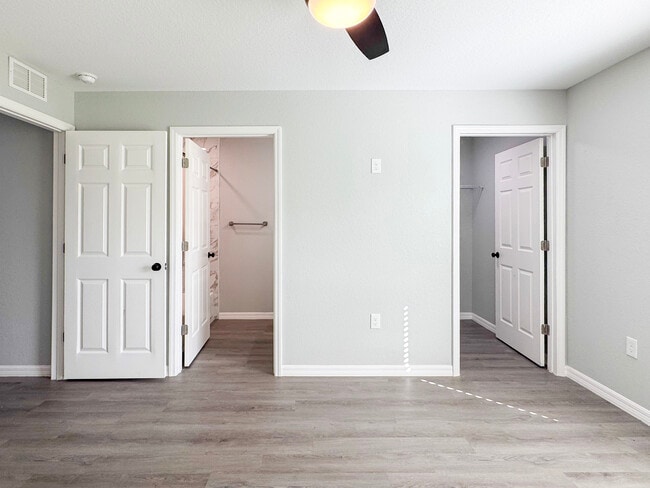 Building Photo - 6827 San Bruno Dr