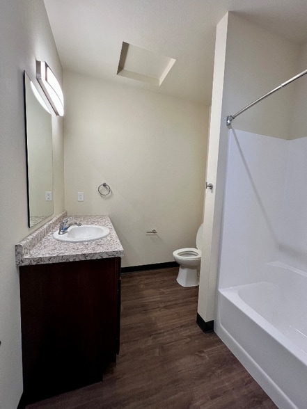 Building Photo - 735 Meridian Dr