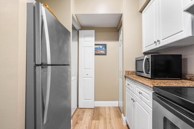 Building Photo - 4411 Tuscany Way