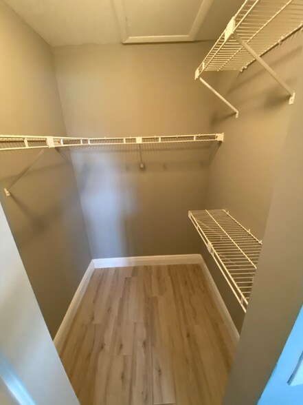 Building Photo - 1239 SW 46th Ave