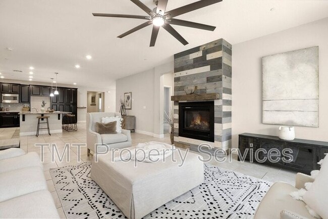 Building Photo - 1141 Vista Verde Dr