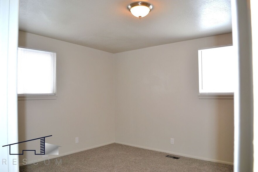 Building Photo - 800 State St