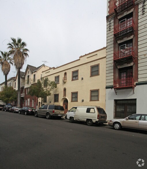 Building Photo - 1311 Ingraham St
