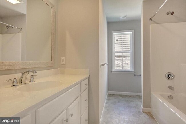 Building Photo - 90 Hoke Farm Way