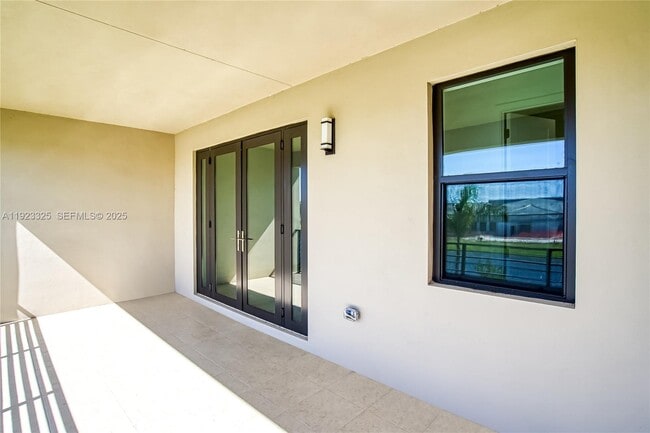 Building Photo - 9362 Tulip Leaf Ct