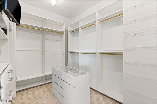 Building Photo - 2272 Coral Ridge Ave