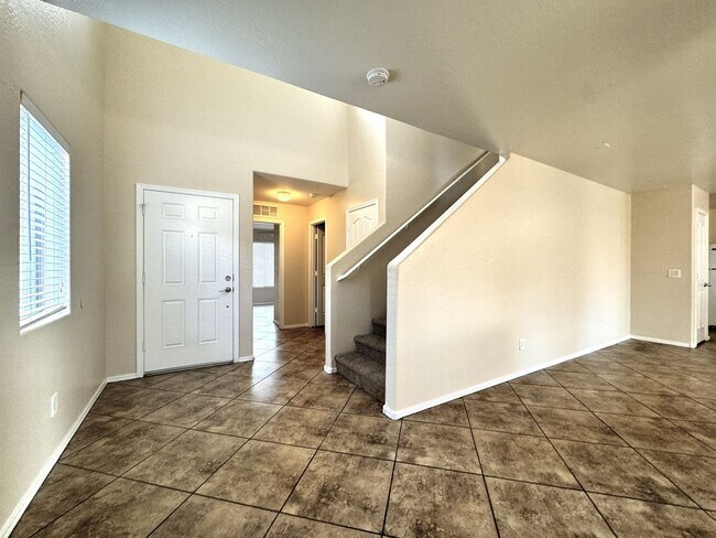 Building Photo - 4 BEDROOM HOME IN TUSCANO