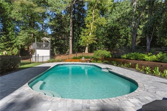 Building Photo - 25 Old Powers Pl NW