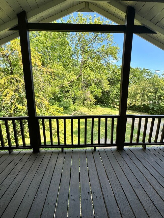Building Photo - Spacious 4-Bedroom Home with 2 Kitchens | West Ann Arbor