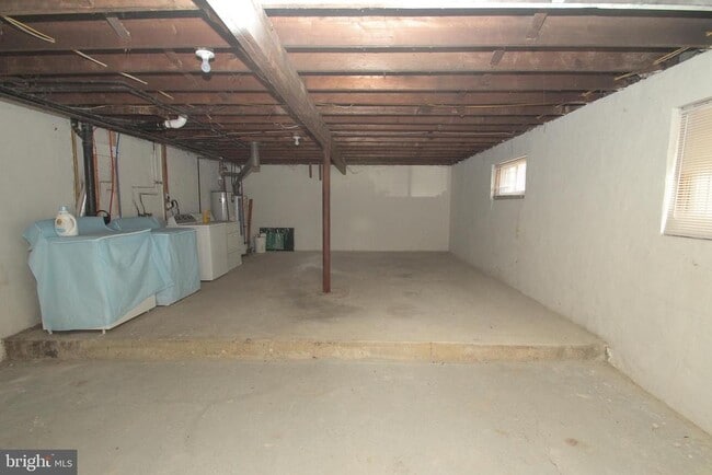 Building Photo - 298 Greenough St
