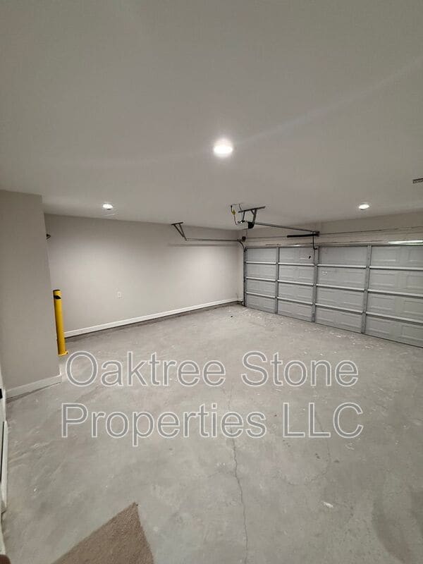 Building Photo - 1996 Main St NW