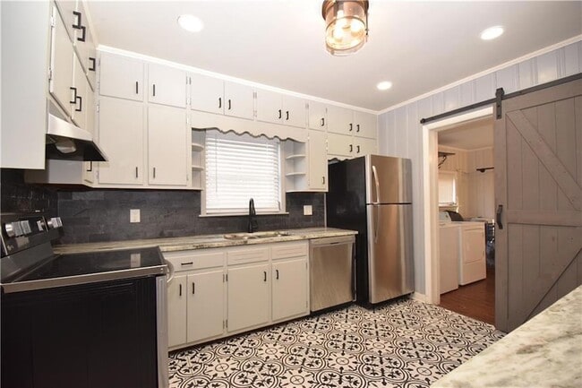 Building Photo - 3116 Jackson St