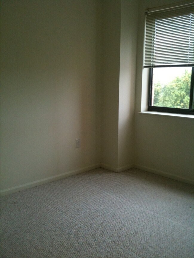 Bedroom - 2230 George C Marshall Dr