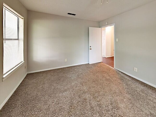 Building Photo - $1000 OFF 1st Month*. No App Fee