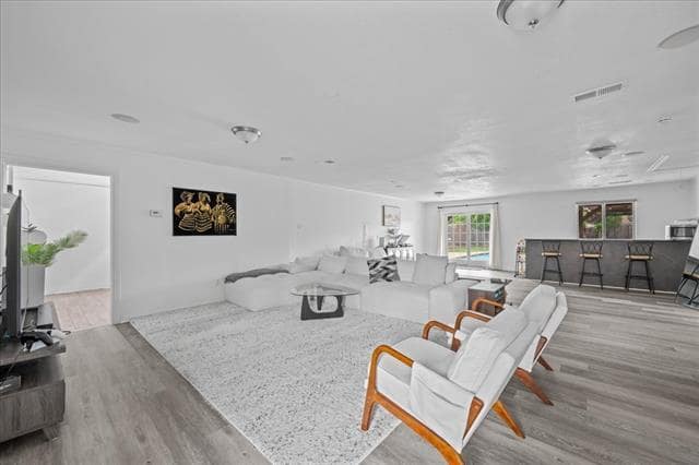 Building Photo - 3925 Greenhills Ct