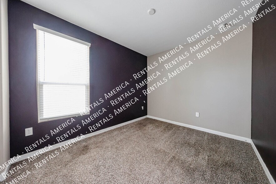 Building Photo - 38017 W San Alvarez Ave