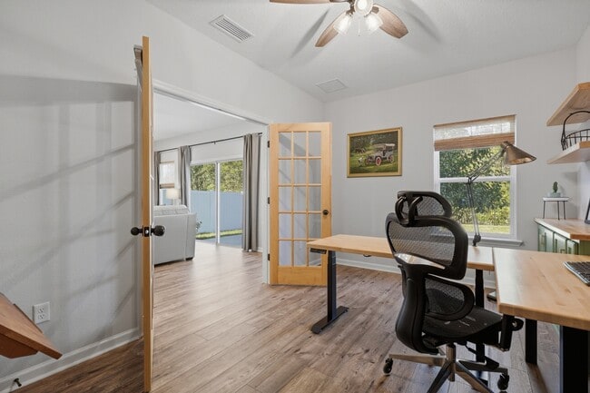 Building Photo - 184 Dahlia Falls Dr
