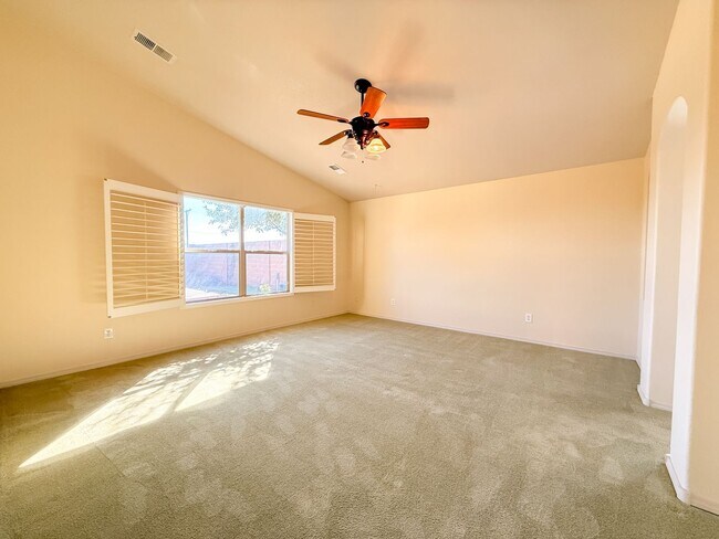 Building Photo - Spacious Home in Ventana Ranch