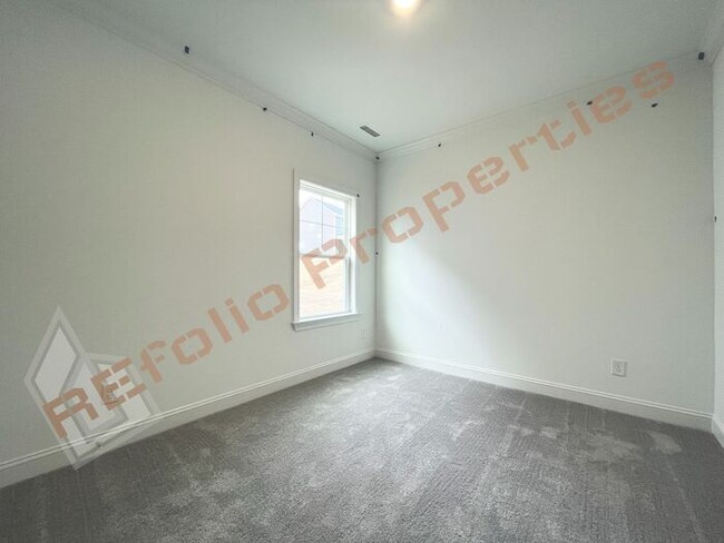 Building Photo - Stunning Brand New Beautiful 5 Bedroom, 4 ...