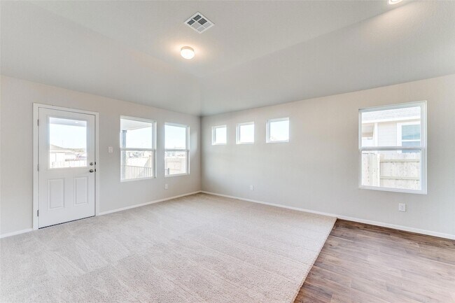 Building Photo - 147 Shugart St